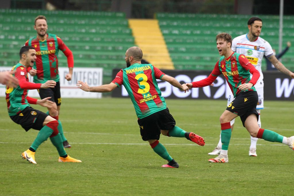 TERNANA-CATANIA, LE PAGELLE