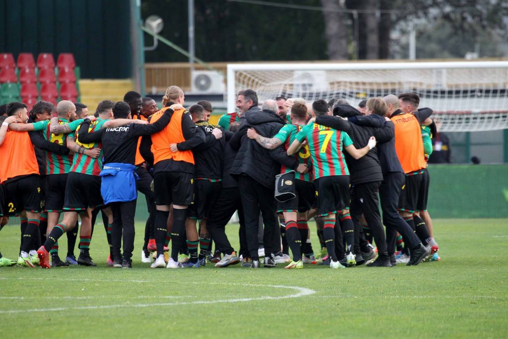 TERNANA, DA OGGI SI TORNA AL LAVORO