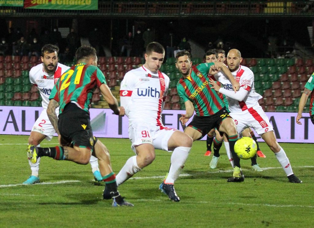 L.R. VICENZA-TERNANA, LE PAGELLE