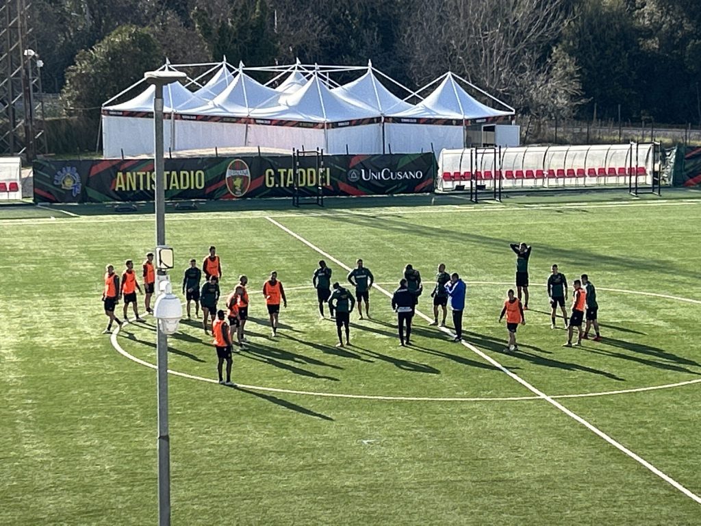 Ternana, alla ripresa il solo Defendi ha lavorato a parte