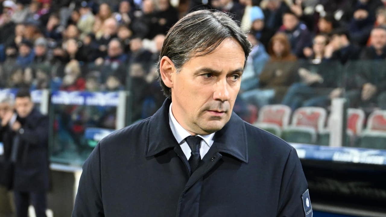 Simone Inzaghi a bordo campo - Foto Lapresse - Ilpallonegonfiato