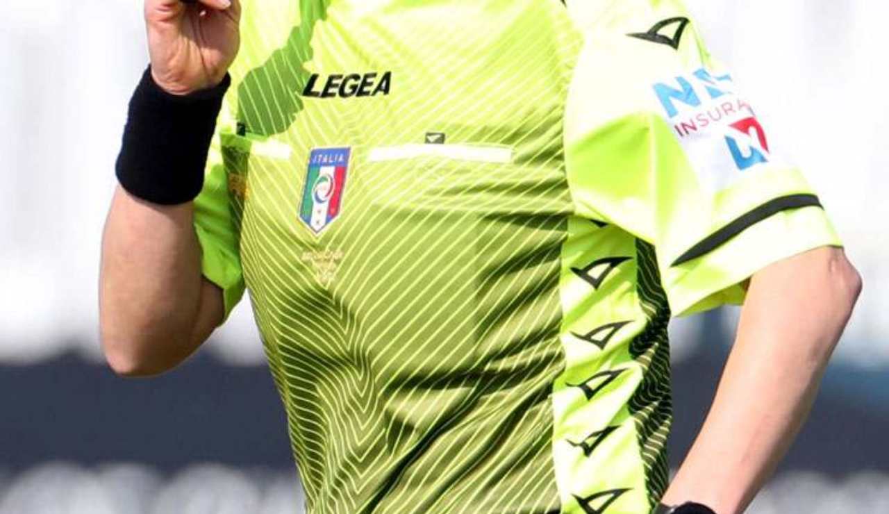 Ancora una volta un arbitro diventa protagonista