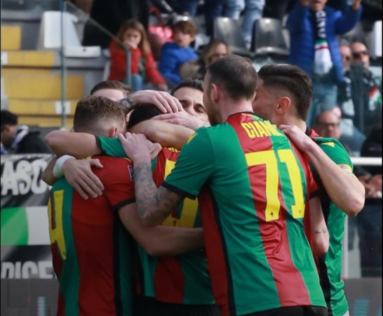 L’ENTELLA BATTENDO IL PERUGIA AL 93°RESPINGE L’ATTACCO DELLE FERE