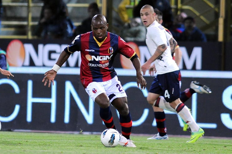 Mudingayi in campo con la maglia del Bologna - Foto Lapresse - Ternanatime.com