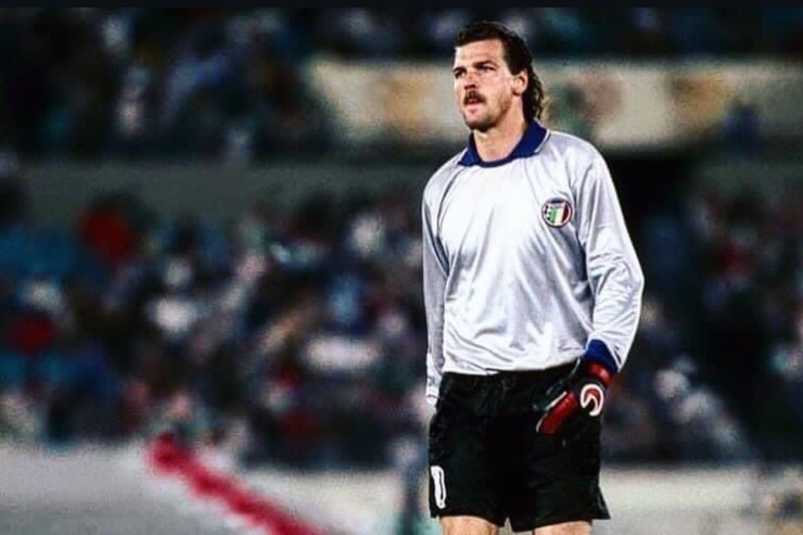 Stefano Tacconi in campo con la maglia dell'Italia - Foto Instagram - Ternanatime.com