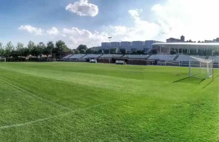 campo di calcio di periferia